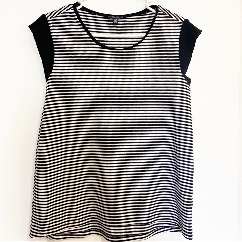 Jones New York Black and White Sleeveless Top